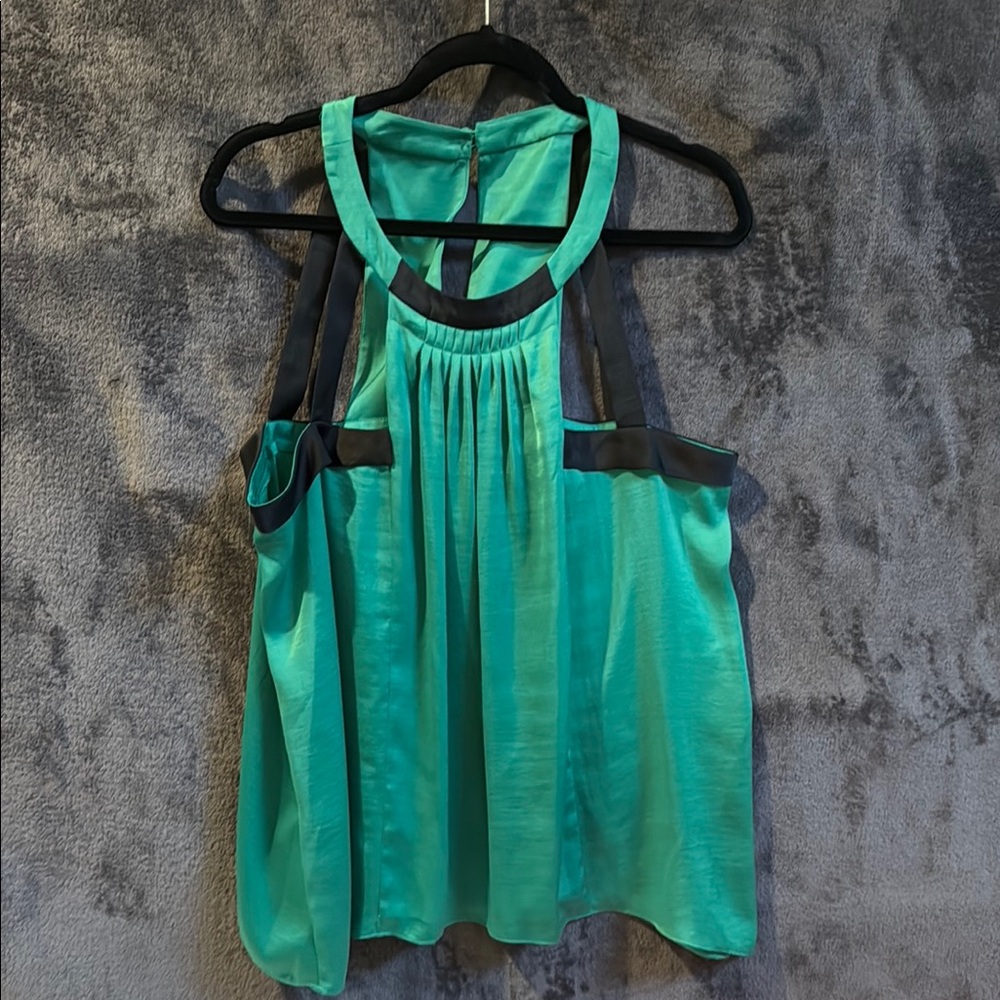 BCBGMaxAzria Green Sleeveless Tank Top with Cut Out Relaxed Style